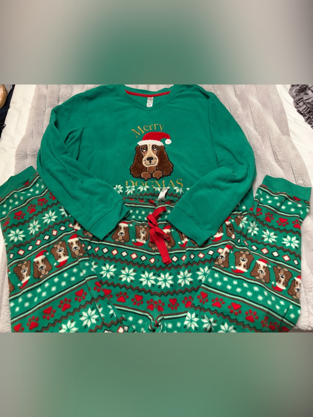Green Women’s Christmas Pajama Set with Dog Graphic